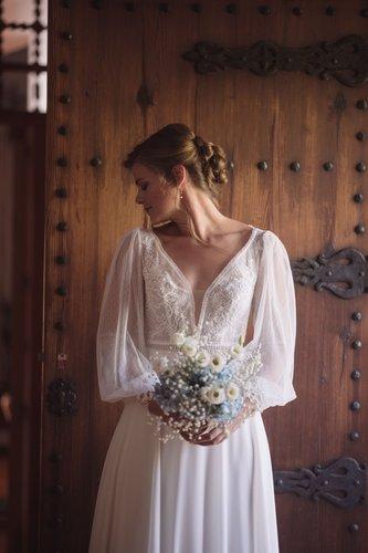 mobile - carousel-hero-element image-4