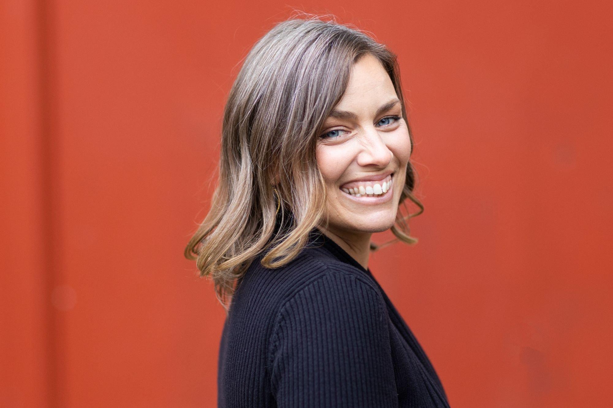 carousel-hero-element image-2