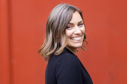 mobile - carousel-hero-element image-2